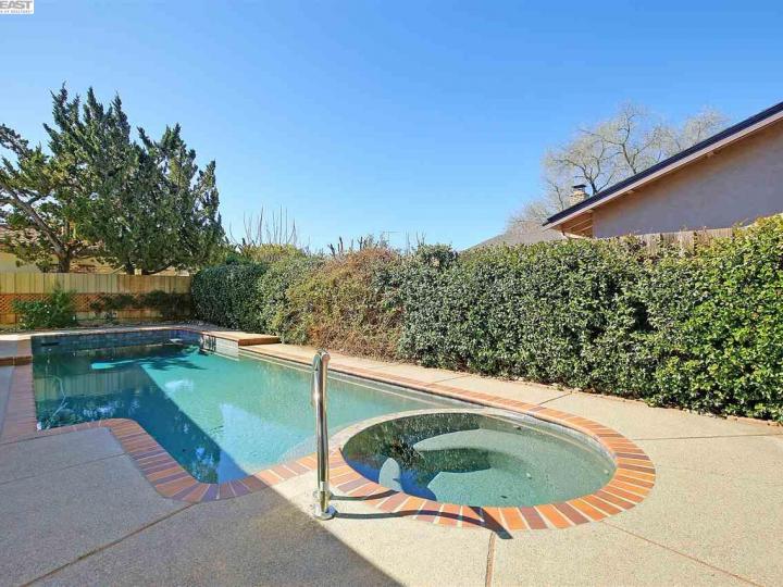 1011 Sherry Way, Livermore, CA | Old South Side. Photo 28 of 33