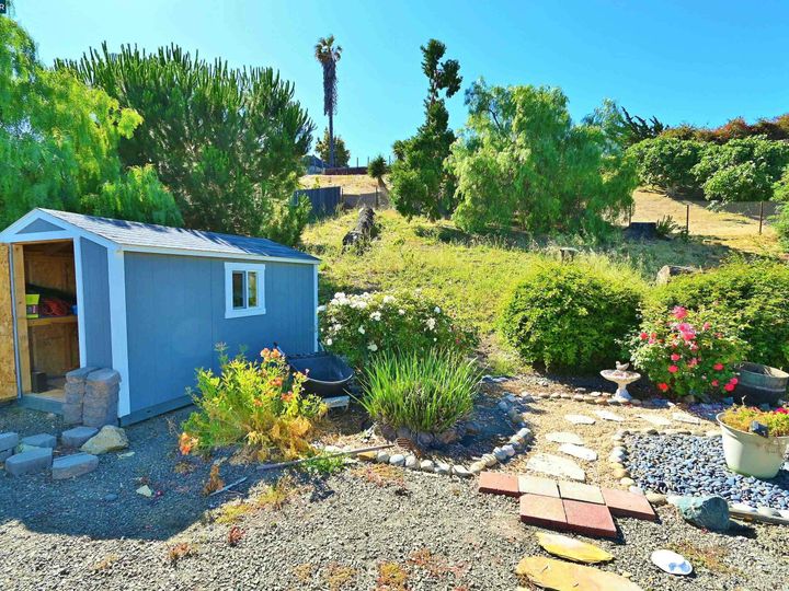 1016 Sandpoint Dr, Rodeo, CA | Rodeo Hills. Photo 31 of 44