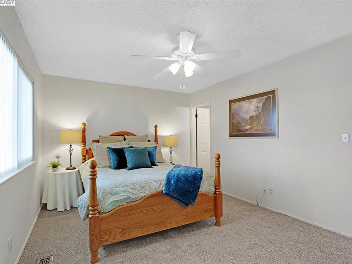 1017 Spring Valley Cmn, Livermore, CA, 94551 Townhouse. Photo 13 of 40
