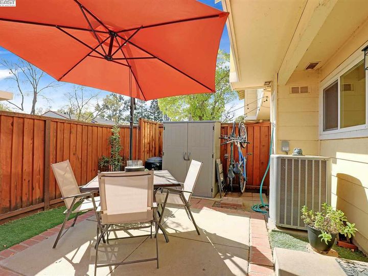 1017 Spring Valley Cmn, Livermore, CA, 94551 Townhouse. Photo 24 of 40