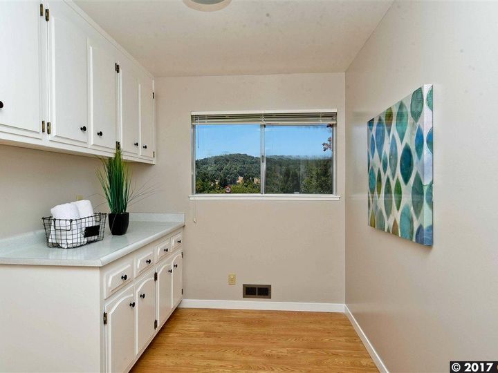 1045 Timothy Ln, Lafayette, CA | Upper Happy Vly. Photo 15 of 24