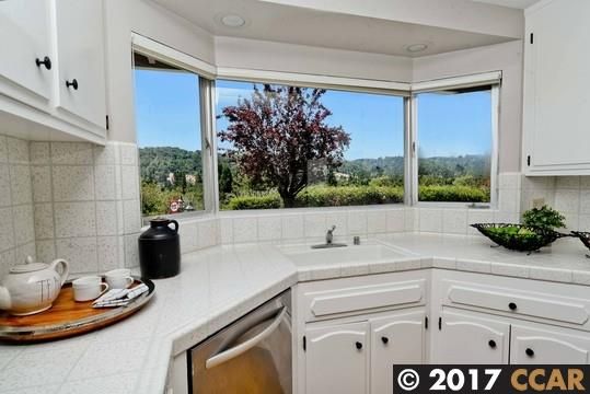 1045 Timothy Ln, Lafayette, CA | Upper Happy Vly. Photo 7 of 24