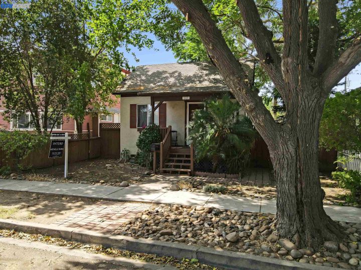112 W 8th St, Tracy, CA | Central Tracy. Photo 16 of 24