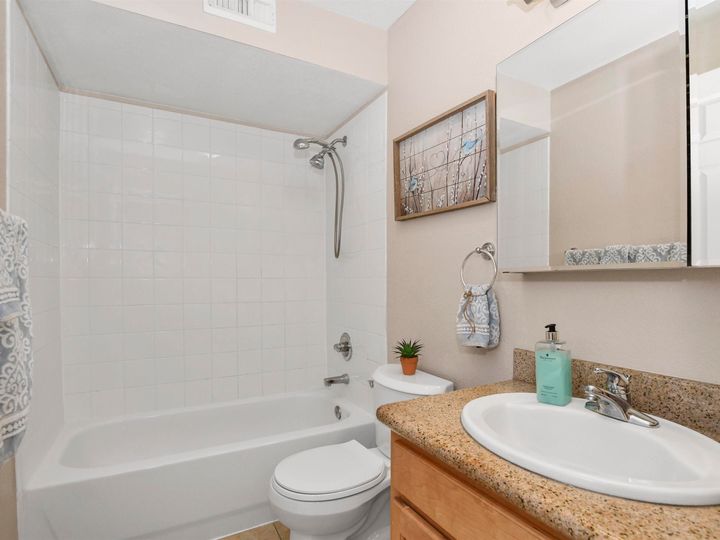 Lakeview condo #. Photo 12 of 23