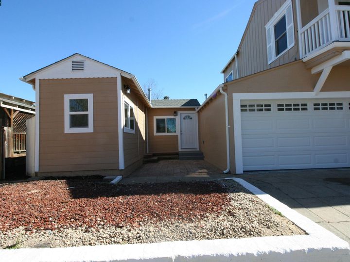 1247 Pine St, Pittsburg, CA | Central Addition. Photo 5 of 25