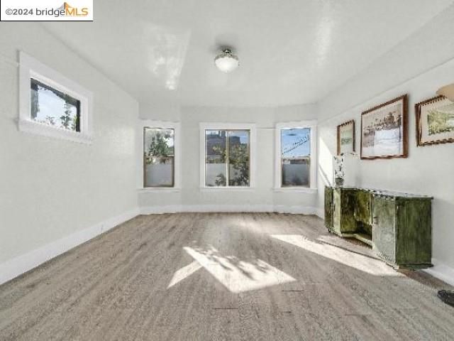 1302 E 19th St, Oakland, CA | Lower Glenview. Photo 12 of 24