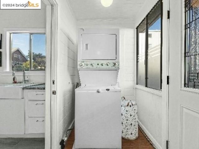 1302 E 19th St, Oakland, CA | Lower Glenview. Photo 15 of 24