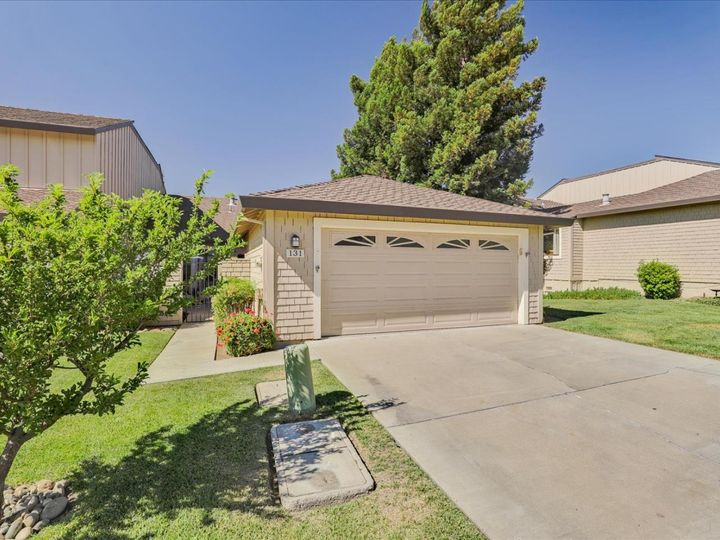 131 Joes Ln, Hollister, CA, 95023 Townhouse. Photo 1 of 50