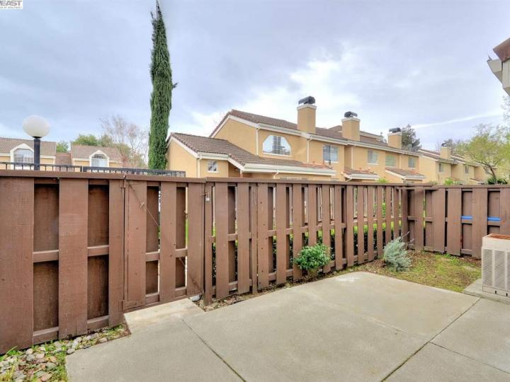 14 Sea Crest Ter, Fremont, CA, 94536 Townhouse. Photo 15 of 19