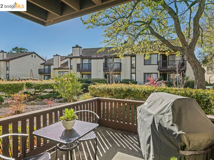 14167 Seagate Dr, San Leandro, CA, 94577 Townhouse. Photo 13 of 56