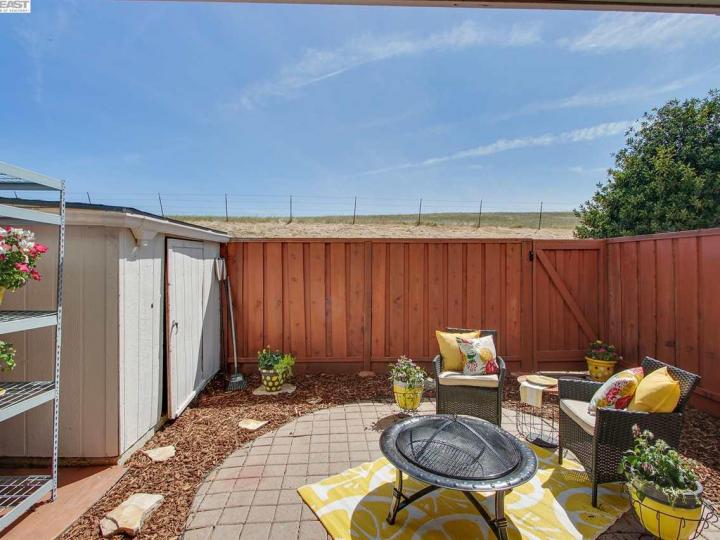 1422 Spring Valley Cmn, Livermore, CA, 94551 Townhouse. Photo 31 of 39