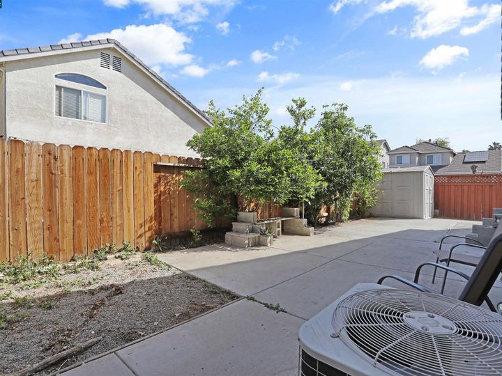 1481 Greenwillow Way, Tracy, CA | Woodfield Ests. Photo 31 of 34