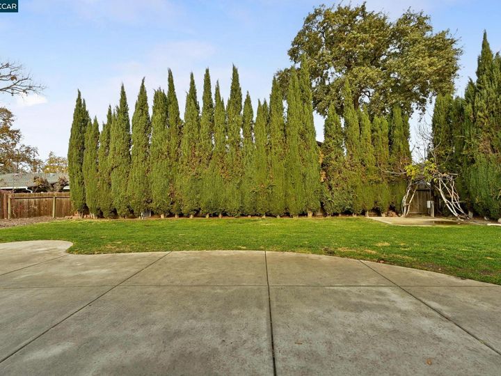 154 Beverly Dr, Pleasant Hill, CA | Gregory Gardens. Photo 20 of 26