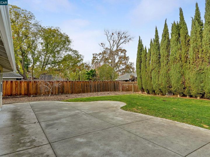 154 Beverly Dr, Pleasant Hill, CA | Gregory Gardens. Photo 23 of 26