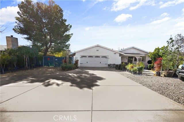 16141 Nisqualli Rd, Victorville, CA | . Photo 2 of 47