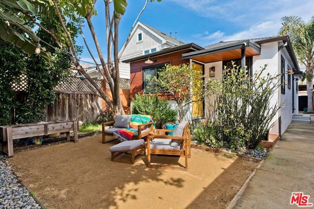 1830 Walgrove Ave, Los Angeles, CA | . Photo 1 of 33