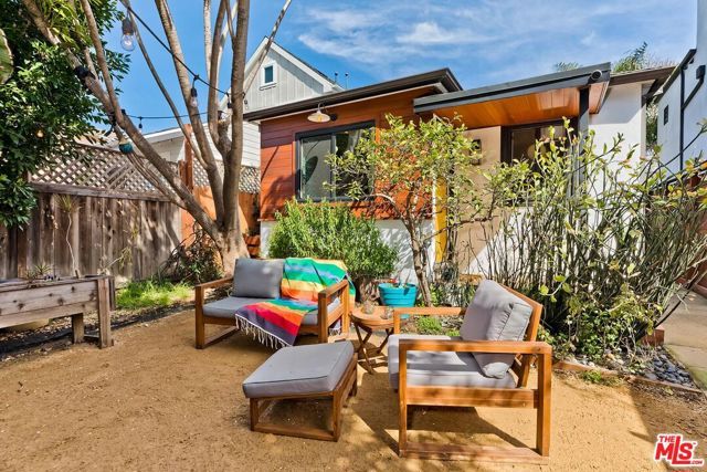 1830 Walgrove Ave, Los Angeles, CA | . Photo 3 of 33