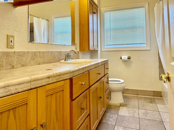 1839 W 108th Ave, Oakland, CA | Durant Manor. Photo 9 of 15