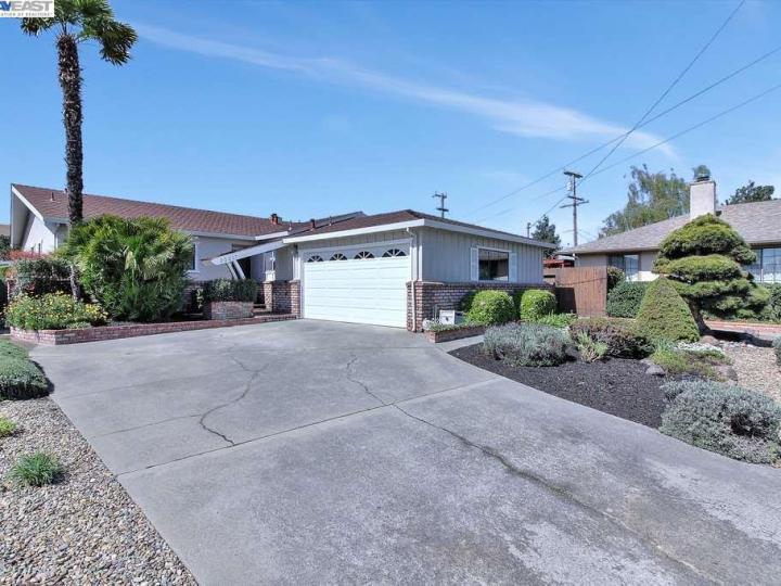 20037 Butterfield Dr, Castro Valley, CA | Ca Village. Photo 1 of 24