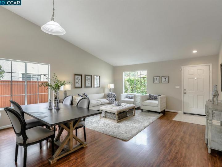 208 Brushwood Pl, Brentwood, CA | Brentwood | No. Photo 3 of 40