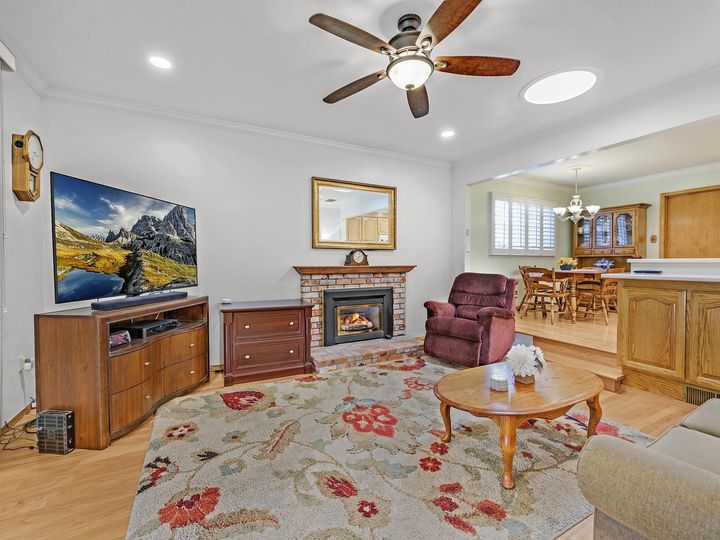 2095 Country Dr, Fremont, CA | Parkmont. Photo 12 of 31