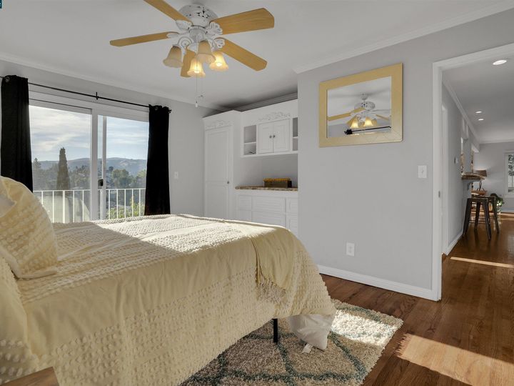2266 S Crest Ave, Martinez, CA | Downtown Martine. Photo 16 of 31