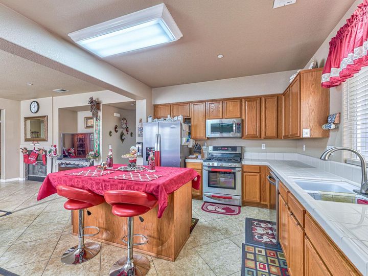 227 Tuscany Ave, Greenfield, CA | . Photo 9 of 46
