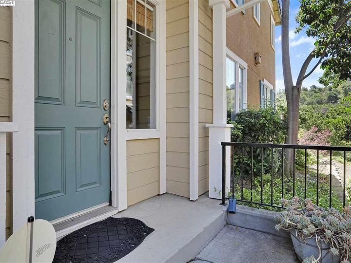 23079 Canyon Terrace Dr #4, Castro Valley, CA, 94552 Townhouse. Photo 4 of 40