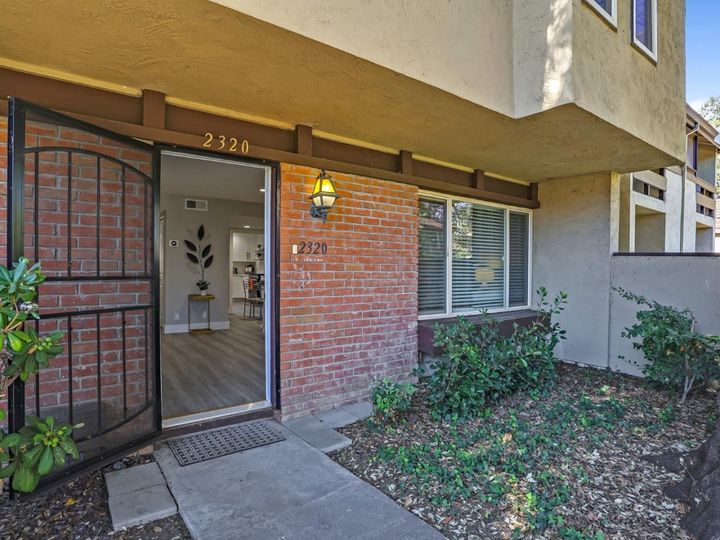 2320 Meadowmont Dr, San Jose, CA, 95133 Townhouse. Photo 4 of 50