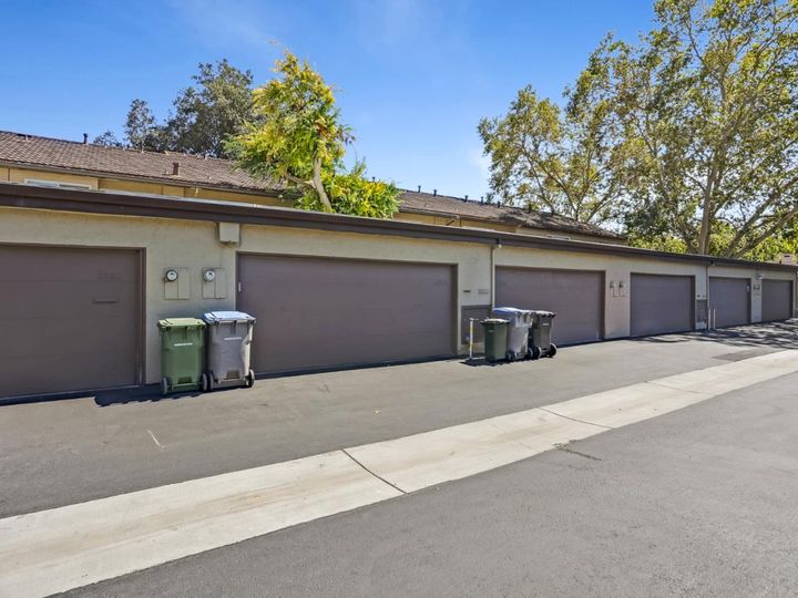 2320 Meadowmont Dr, San Jose, CA, 95133 Townhouse. Photo 39 of 50