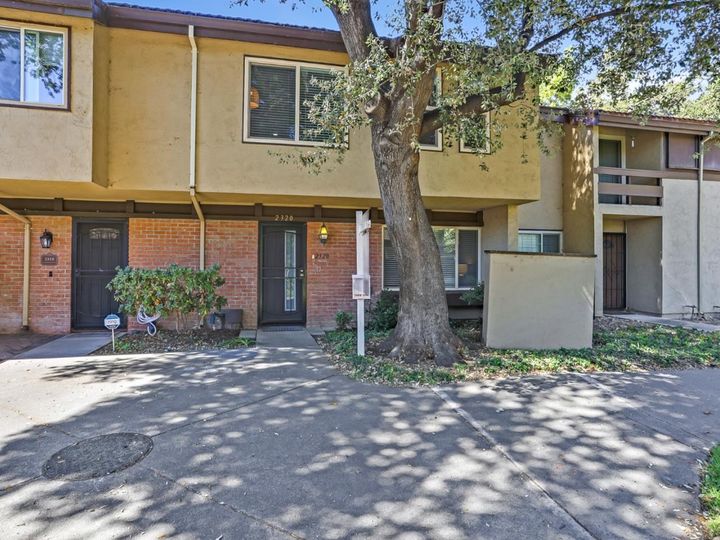 2320 Meadowmont Dr, San Jose, CA, 95133 Townhouse. Photo 5 of 50