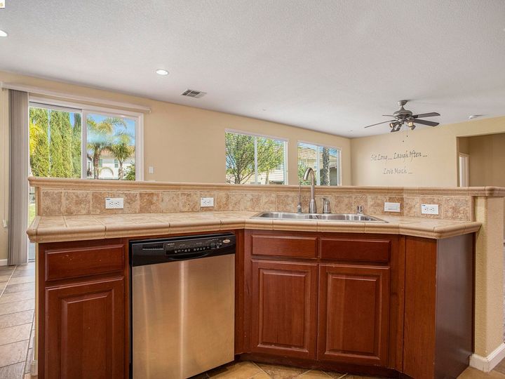 239 Whitman Ct, Discovery Bay, CA | Ravenswood. Photo 12 of 34