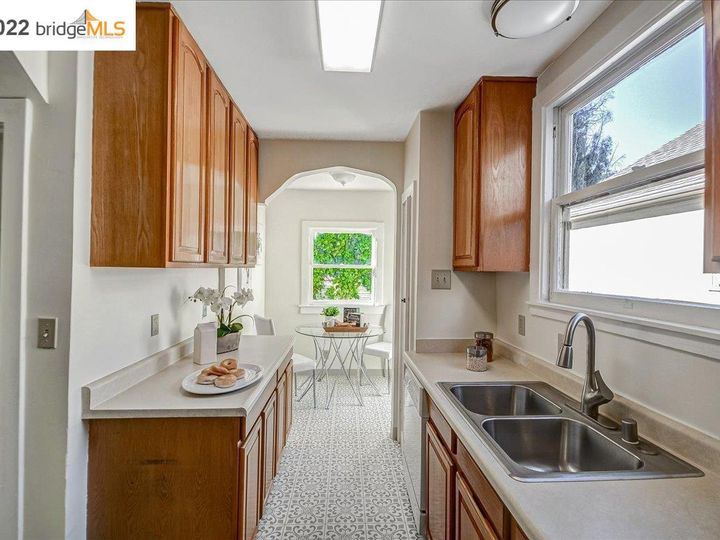 2414 82nd Ave, Oakland, CA | Eastmont Area. Photo 19 of 40