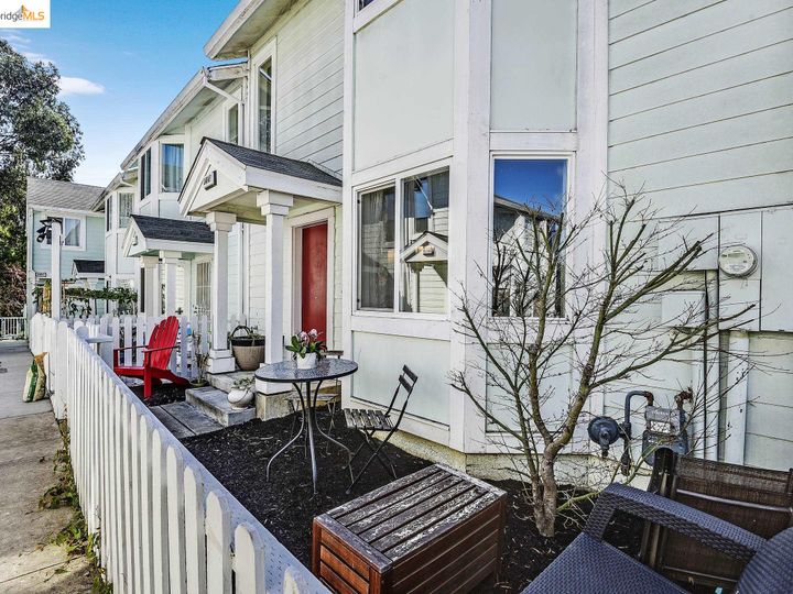 2464 26th Ave #F, Oakland, CA, 94601 Townhouse. Photo 2 of 16