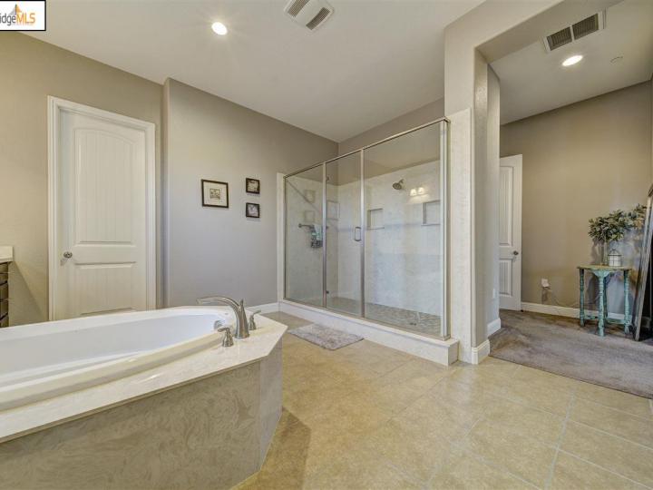 2473 Emerald Bay Dr, Brentwood, CA | Brentwood. Photo 23 of 40
