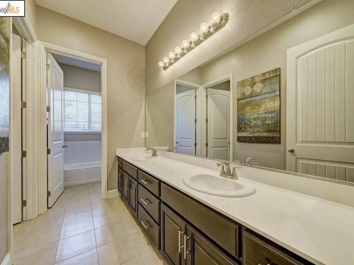 2473 Emerald Bay Dr, Brentwood, CA | Brentwood. Photo 28 of 40