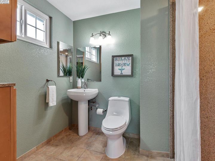 2495 Regal Dr, Union City, CA | Town & Country. Photo 30 of 56