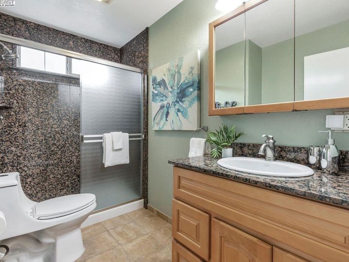 2495 Regal Dr, Union City, CA | Town & Country. Photo 39 of 56