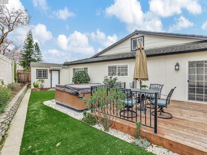 2495 Regal Dr, Union City, CA | Town & Country. Photo 43 of 56