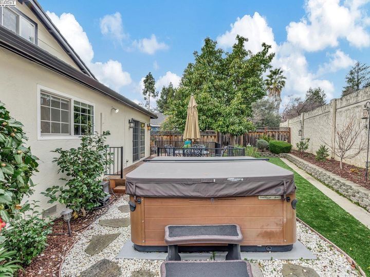 2495 Regal Dr, Union City, CA | Town & Country. Photo 45 of 56