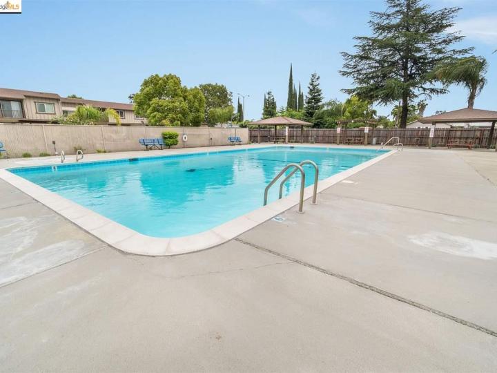 2506 Bishop Ln, Antioch, CA, 94509 Townhouse. Photo 19 of 20