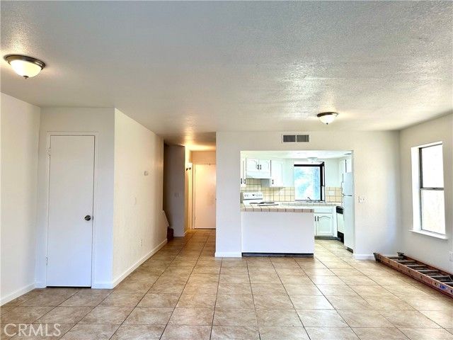 2511 N Knoll Ave, Fresno, CA | . Photo 7 of 21