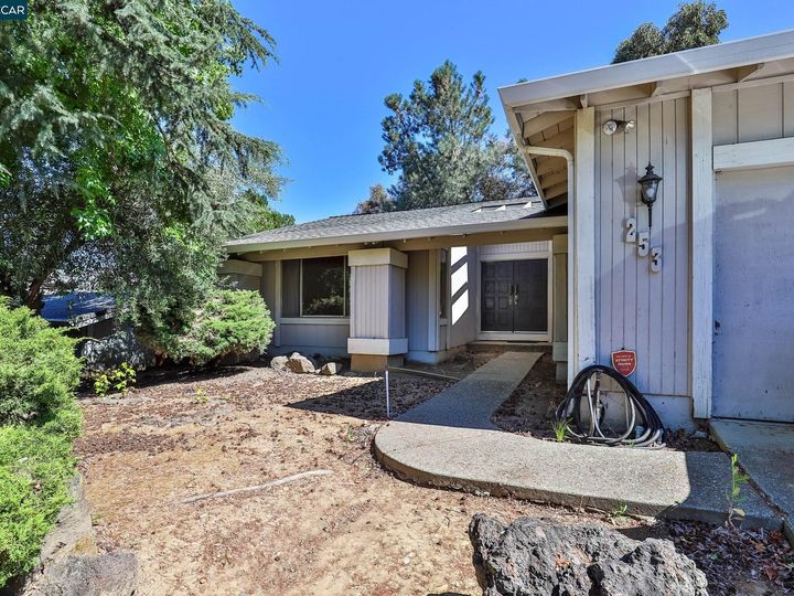 253 Holiday Hills Dr, Martinez, CA | . Photo 2 of 23