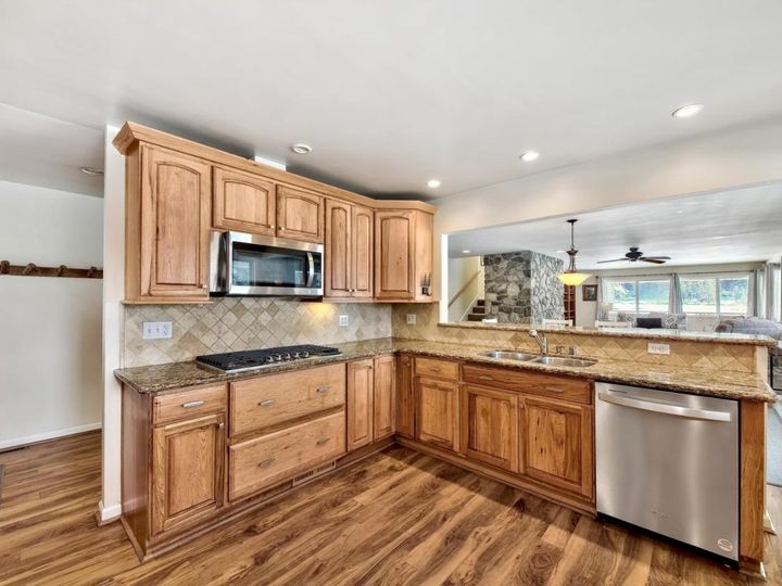 2861 Oakland Ave, South Lake Tahoe, CA | . Photo 13 of 37