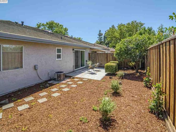 2922 Garden Creek Cir Pleasanton CA Multi-family home. Photo 20 of 28