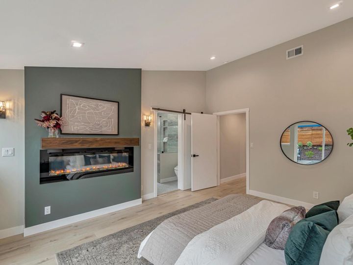303 Heathcliff Dr, Pacifica, CA | . Photo 25 of 60