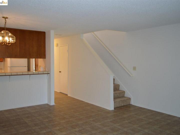 3050 Peppermill Cir, Pittsburg, CA, 94565 Townhouse. Photo 3 of 18