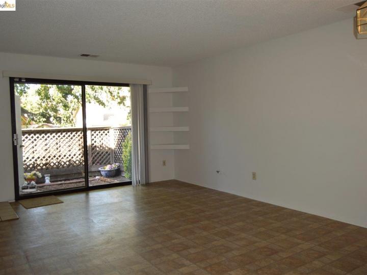 3050 Peppermill Cir, Pittsburg, CA, 94565 Townhouse. Photo 8 of 18
