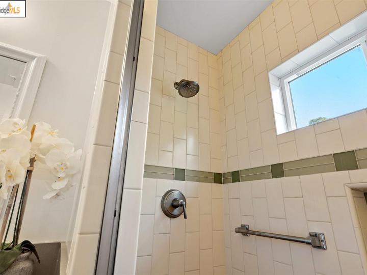 3232 Millsview Ave, Oakland, CA | Maxwell  Park. Photo 21 of 40