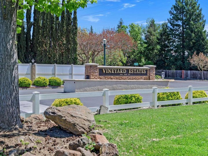 3263 Vineyard Ave, Pleasanton, CA | Vineyard Estates. Photo 26 of 28